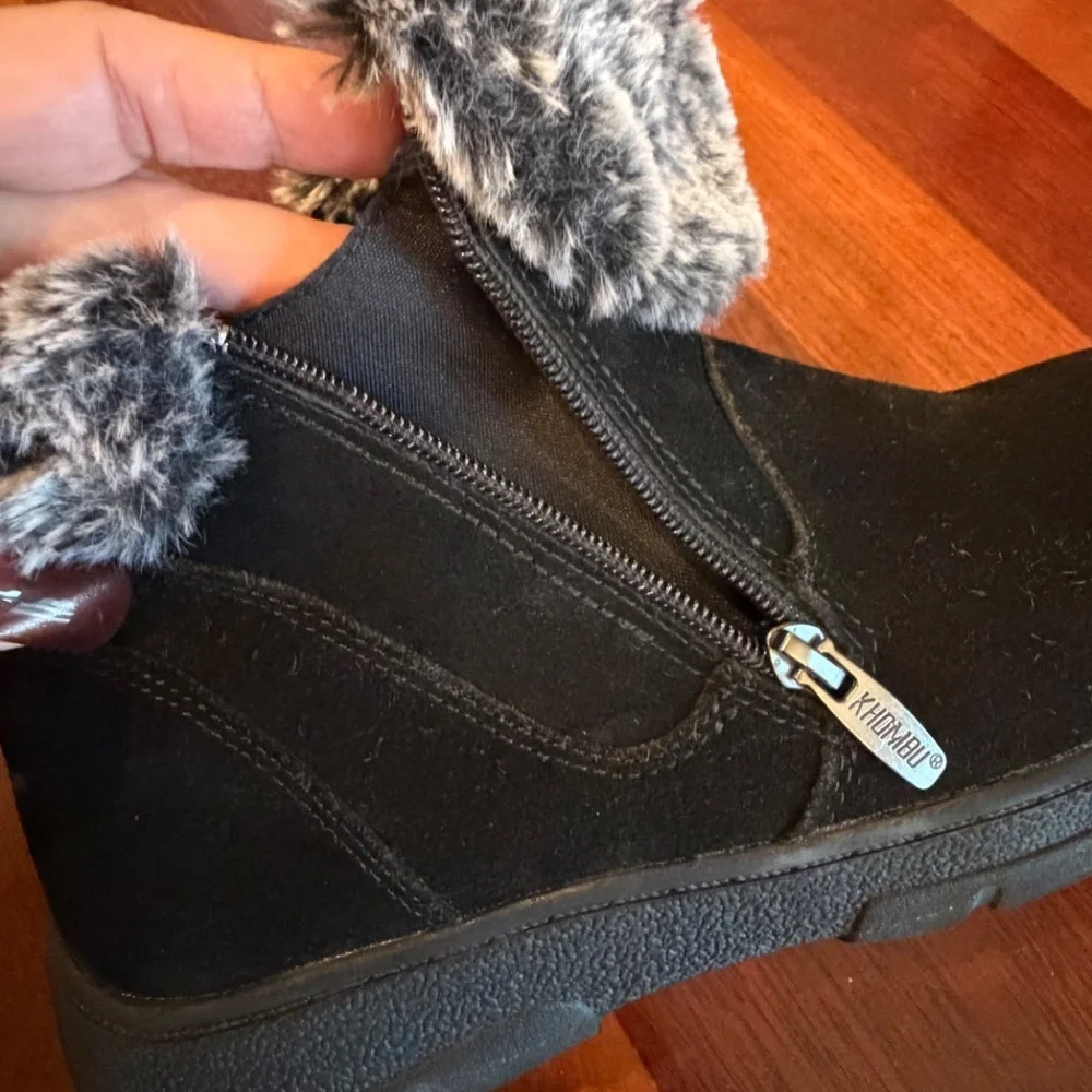 Khombu Women's Jessica Black Suede All Weather Ankle Boots, Size 8 - Picture 7 of 14